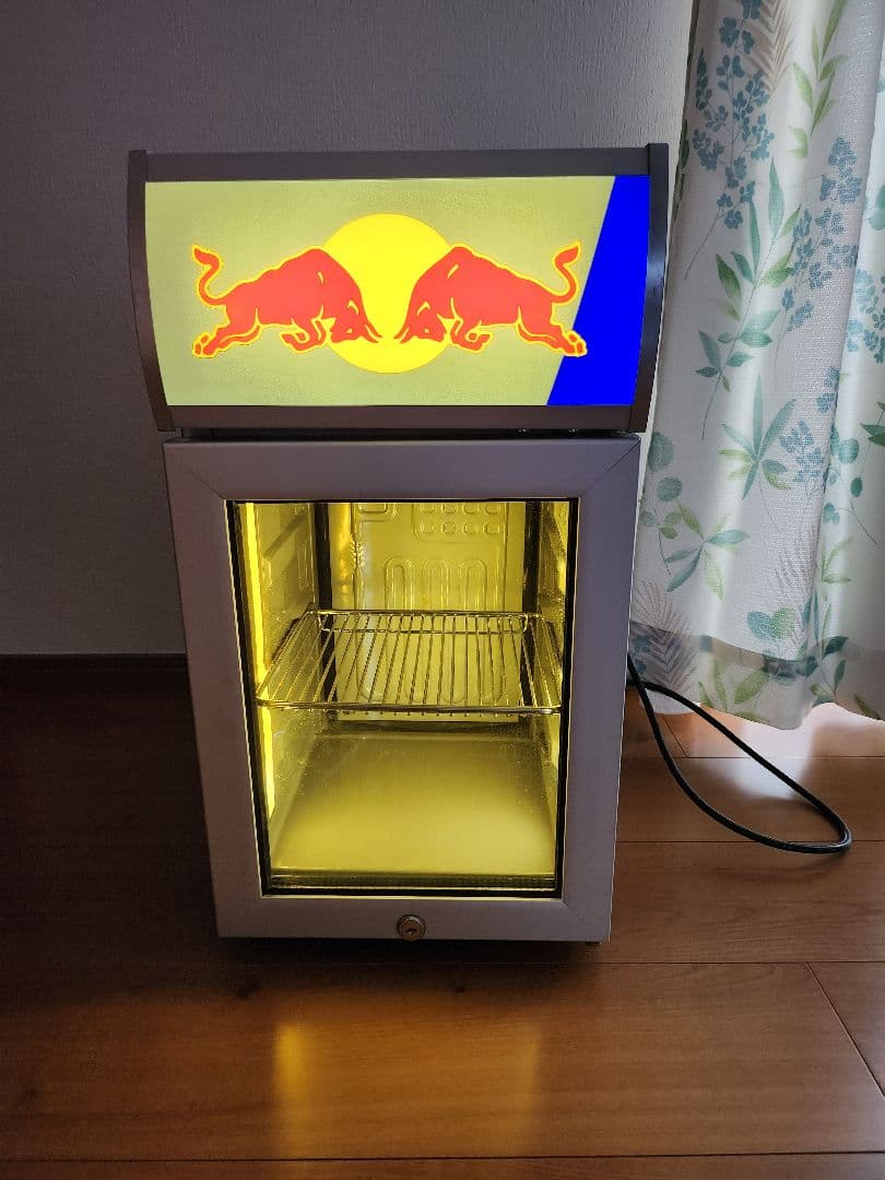 レッドブル冷蔵庫