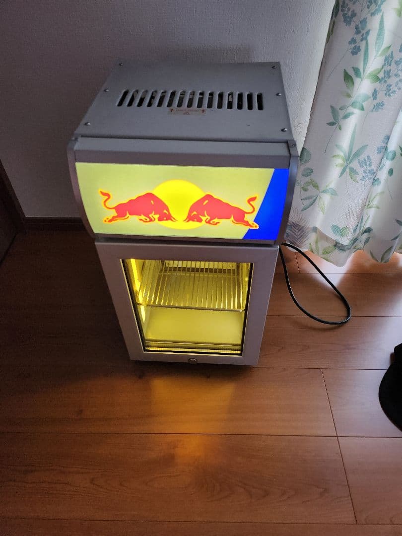 レッドブル冷蔵庫