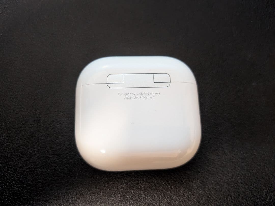 ちゃむ　【未使用に近い】AirPods4 アクティブノイズキャンセリング