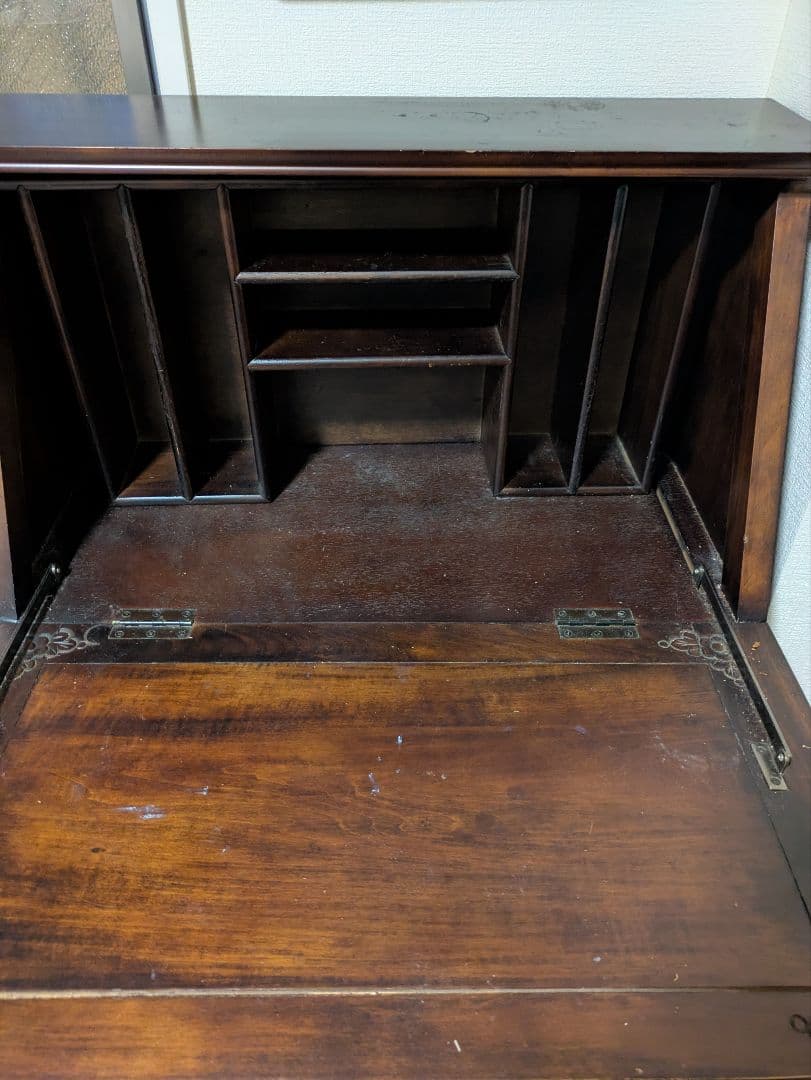 アンティーク風ビューロー 彫刻装飾付き