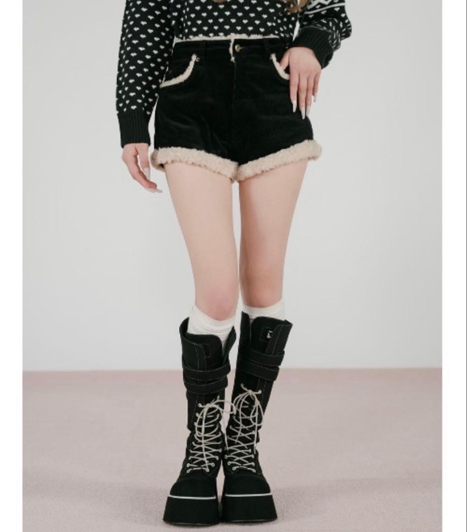 ダーリッチ　ポイントボアコーデュロイショートパンツ　ブラック