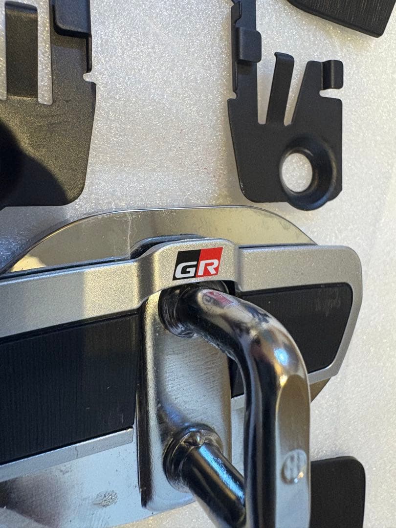 TRD GRロゴ入り　ドアスタビライザー　汎用品MS304-00004