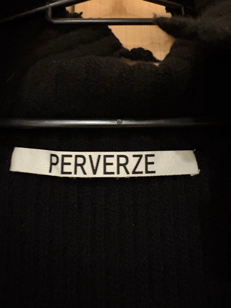 美品・即発送★PERVERZE 2wayダメージ ニットベスト パーバーズ