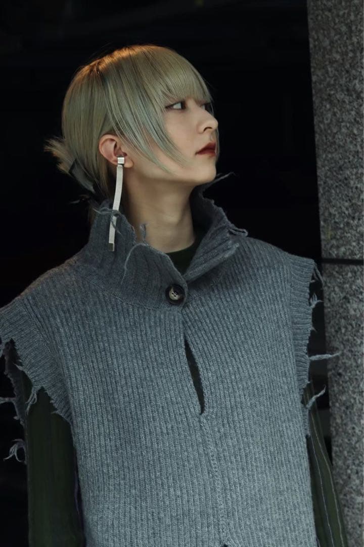 美品・即発送★PERVERZE 2wayダメージ ニットベスト パーバーズ