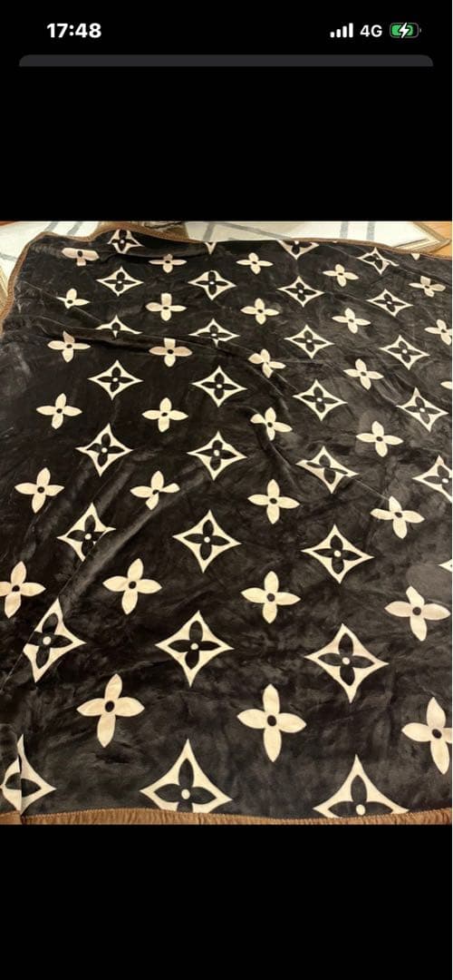 リバーシブル　ルイビィトン風毛布 185センチ✖︎210センチ