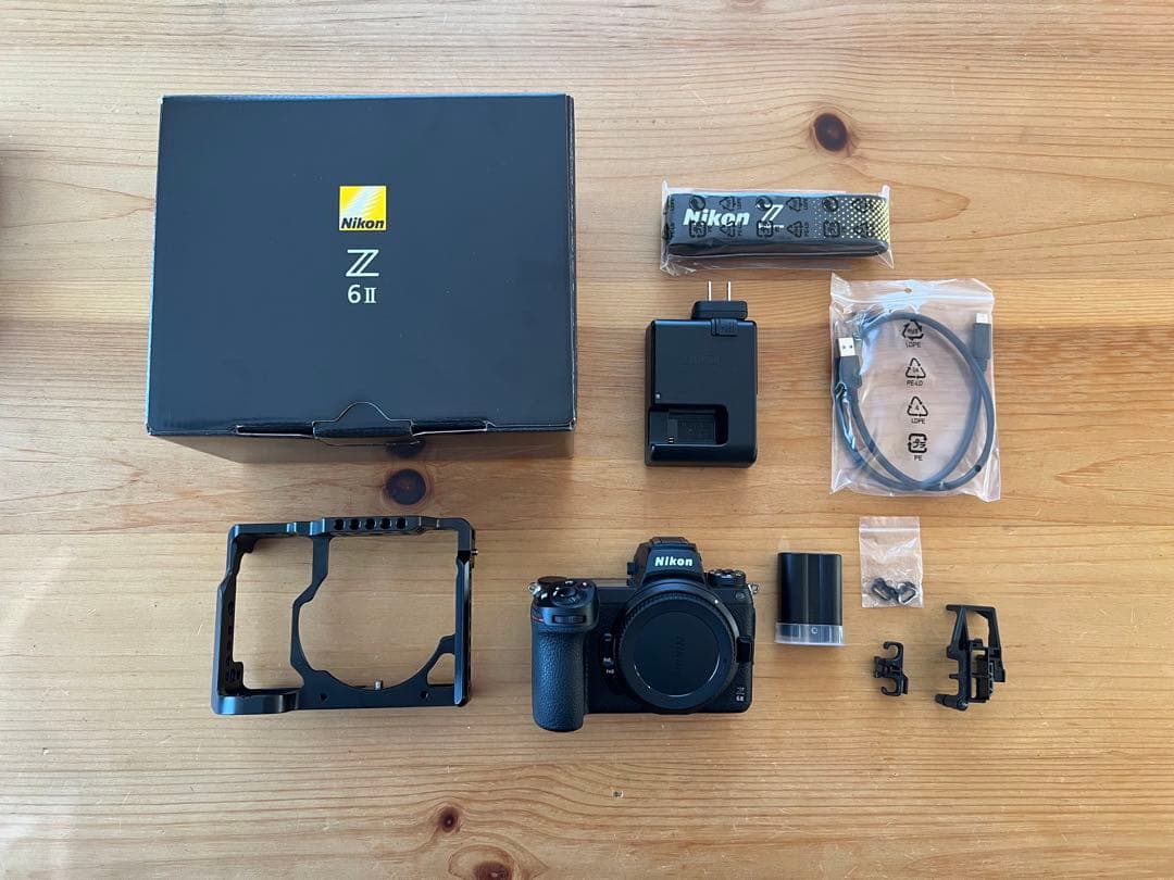 Nikonミラーレスカメラ 一眼 Z6II ボディ＋smallrigケージ付き