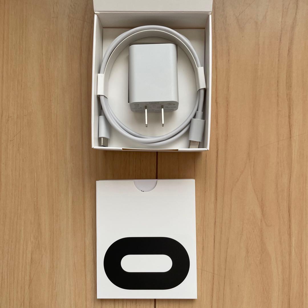  Quest 2 VRヘッドセット 128GB 携帯用ケース付き