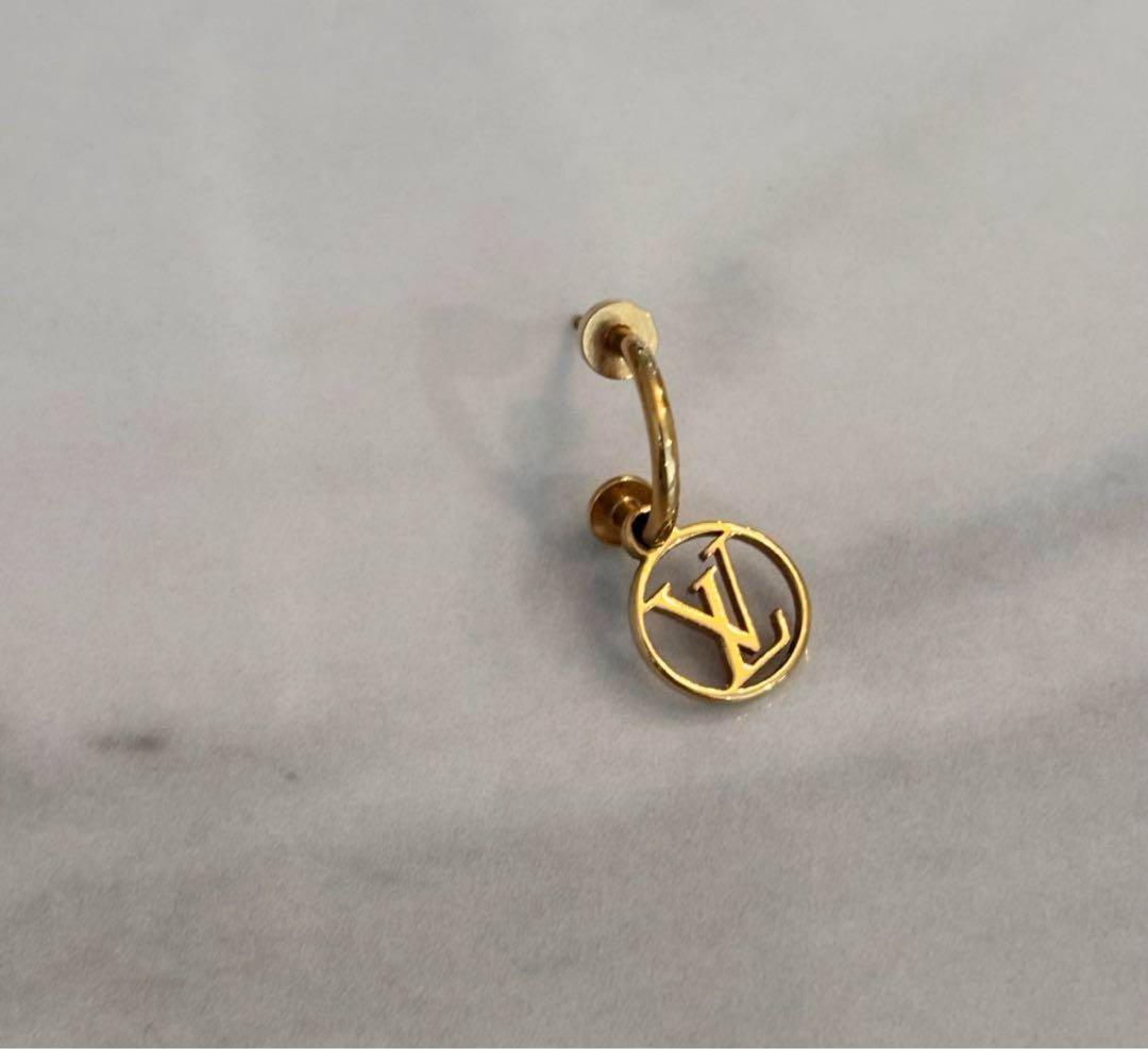 Louis Vuitton ロゴチャーム 片耳用ピアス