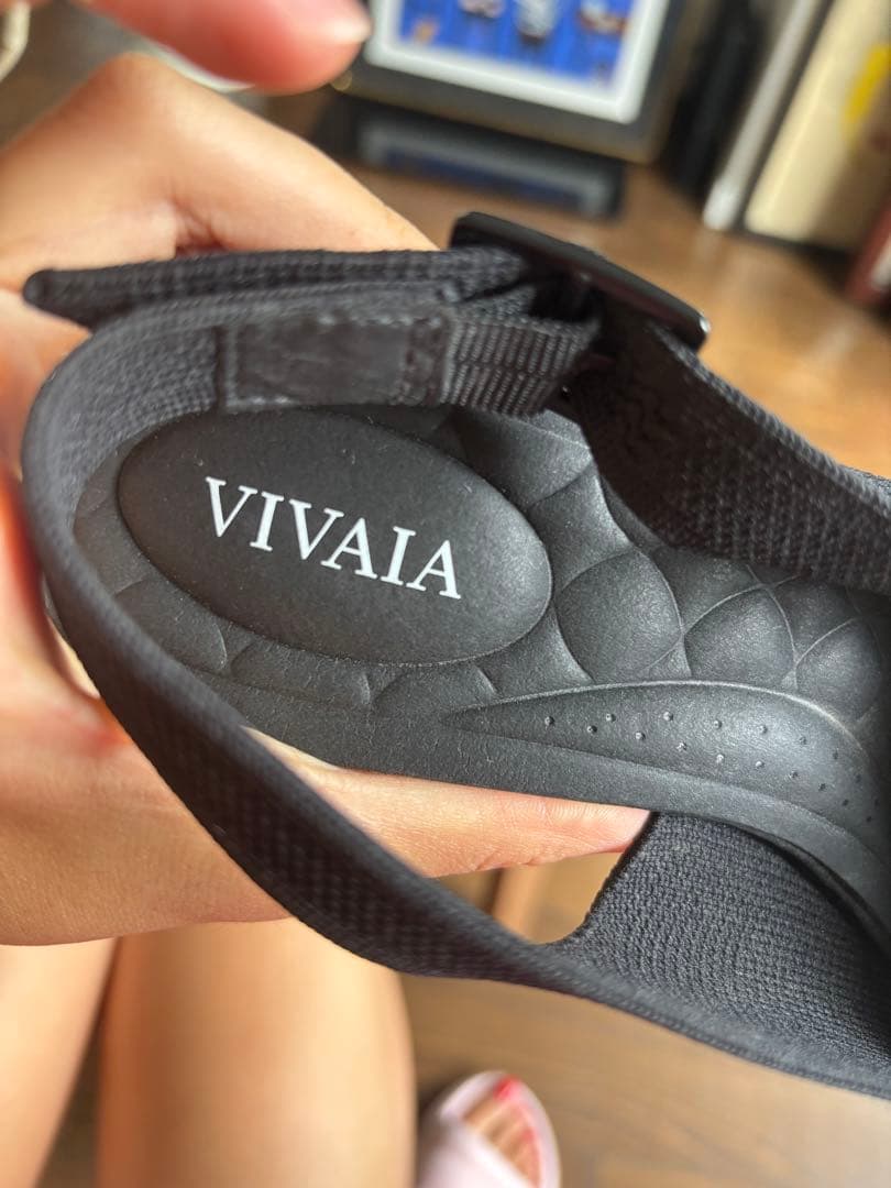 VIVAIA Addison ポインテッドトゥ スリングバック サンダル