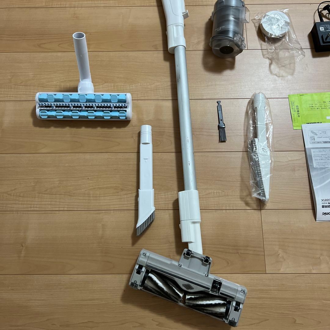 パナソニック コードレス掃除機 本体　掃除機