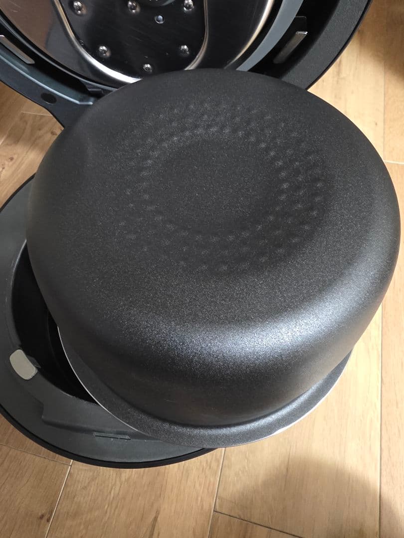 Panasonic 可変圧力IHジャー炊飯器 SR-V10BA 2023年製