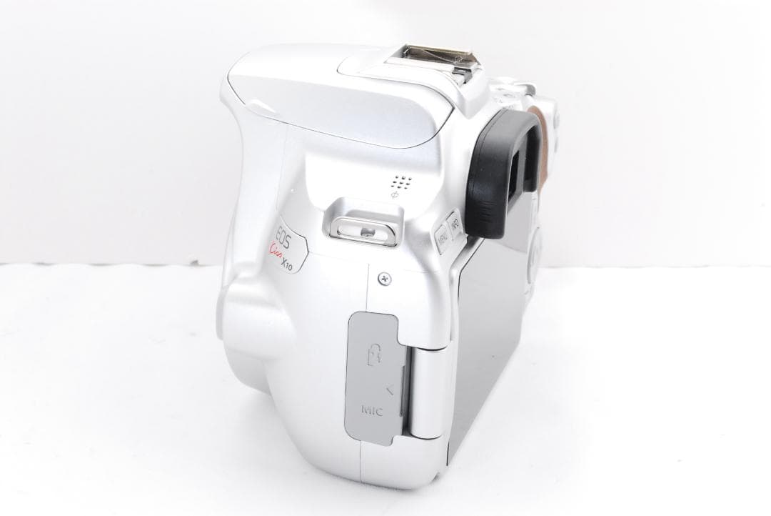 シャッター数新品級✨ Canon EOS kiss x10 希少シルバーカラー