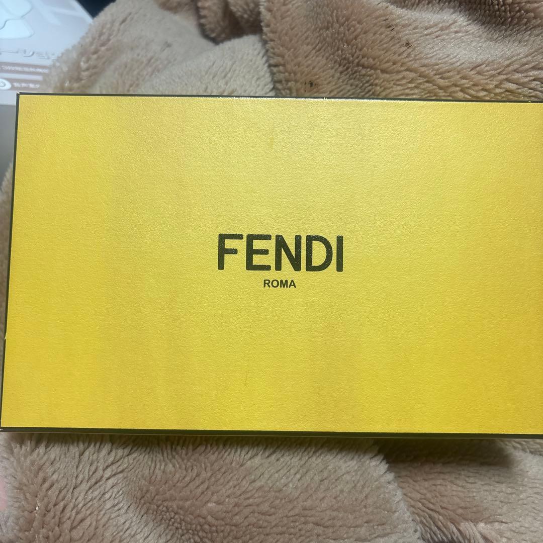 【美品】FENDIグレー長財布 箱付き 正規品