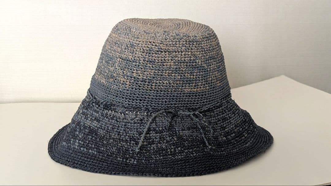 【美品】ヘレン・カミンスキー　グラデブルーグレーの帽子