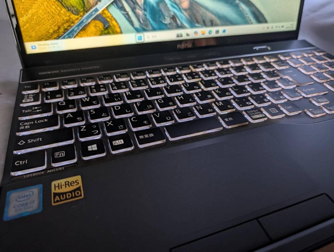 富士通 AH53/B3 第8世代 i7/8GB/SSD256GB/Win11