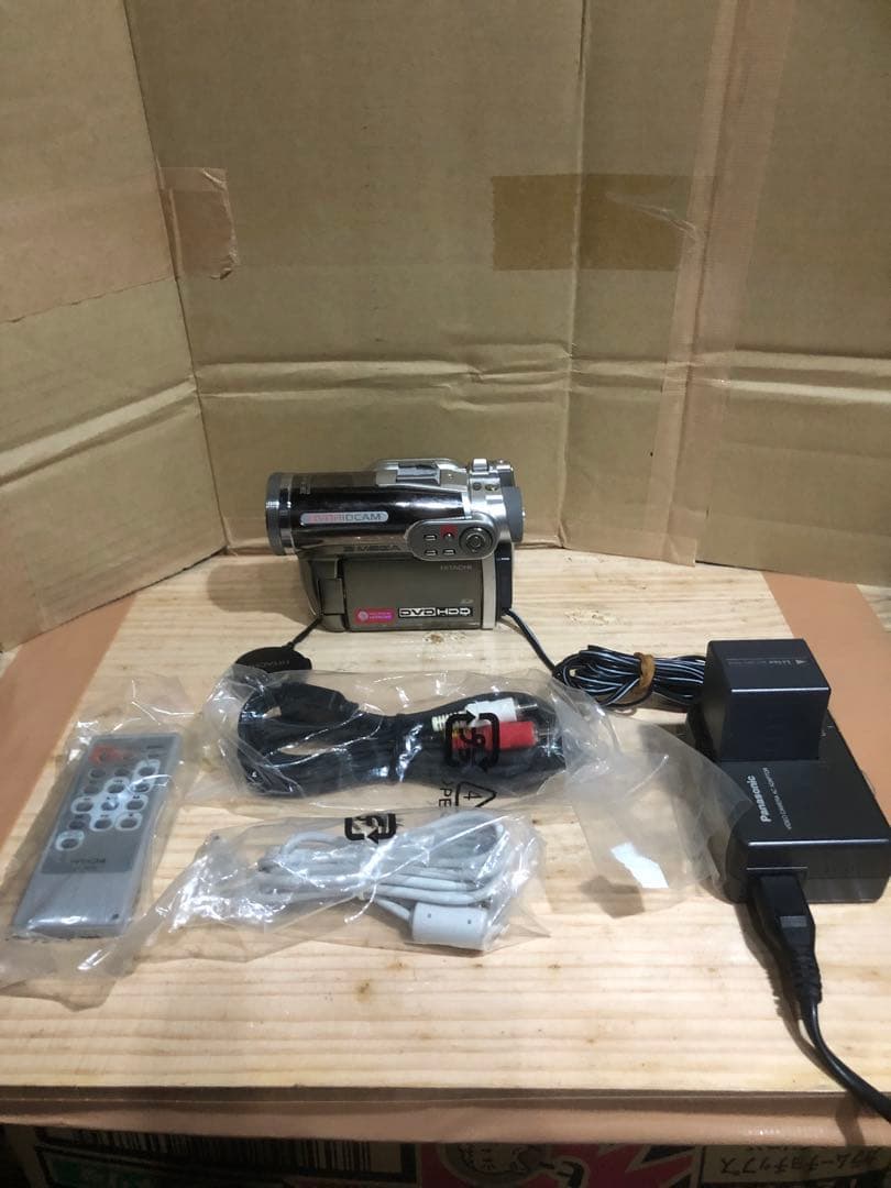 ビデオカメラ HITACHI DVD CAMERA   DZ-HS303