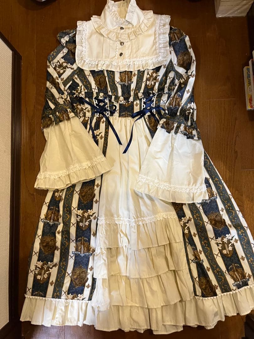 ゴスロリドレス ストライプ柄 フレアスリーブ