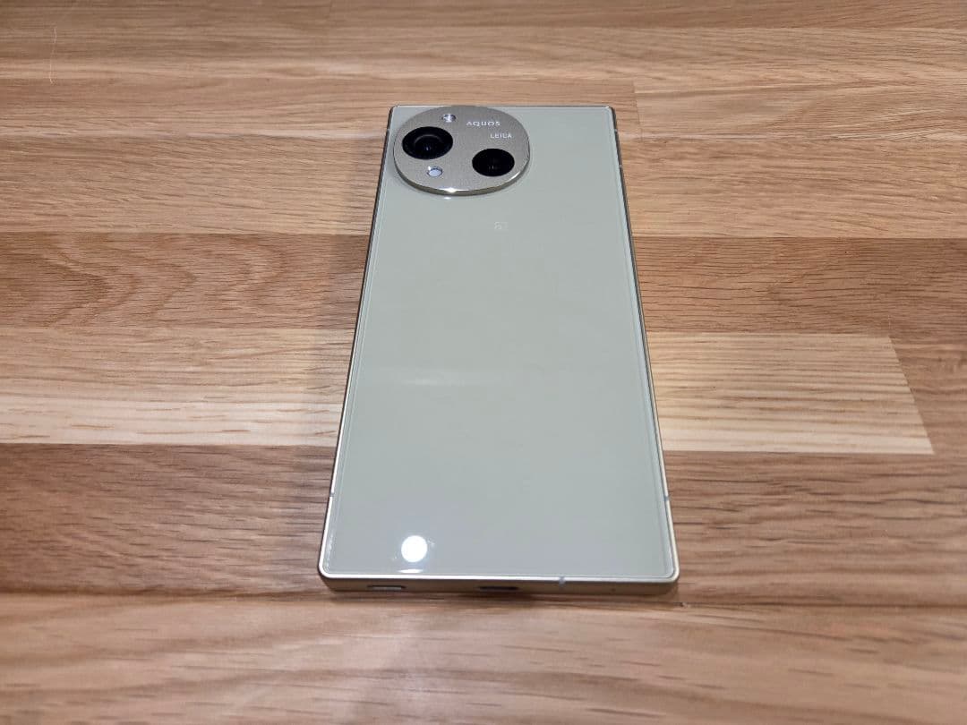 極美品 SHARP AQUOS R10 512GB トレンチベージュ！