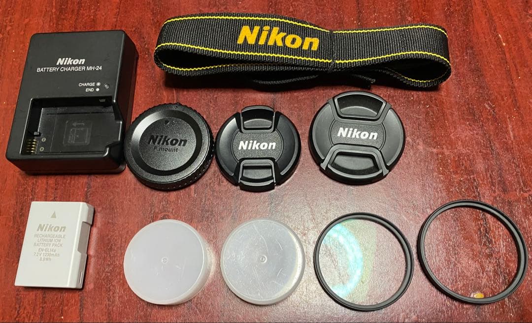 ショット数840枚ニコン Nikon D5600 AF-Pダブルズームキット