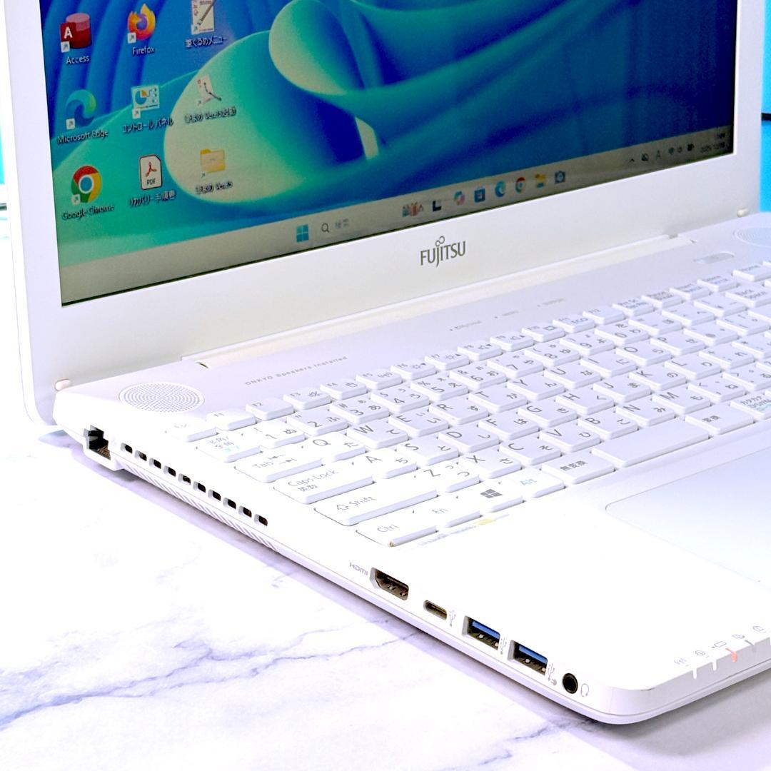 美品Corei7・16GB・SSD・Windows11・ホワイト ノートパソコン