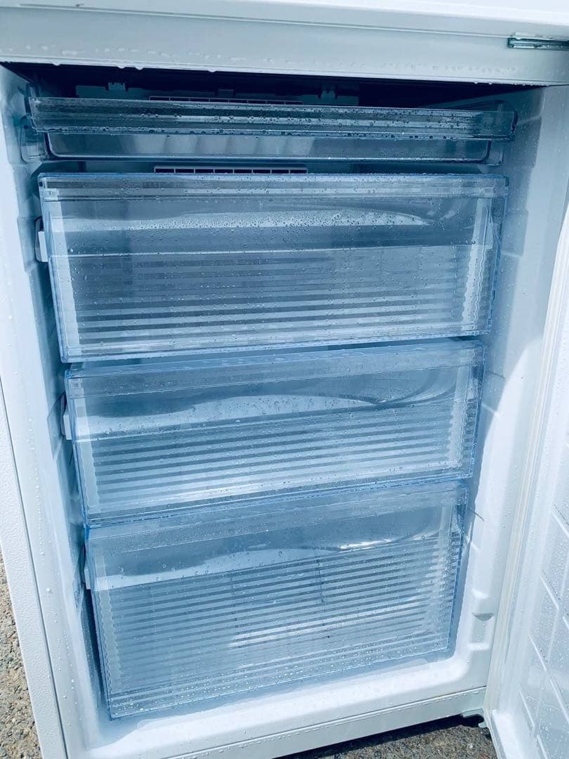 送料設置無料　SHARP ノンフロン冷凍冷蔵庫　SJ-PD28E-W