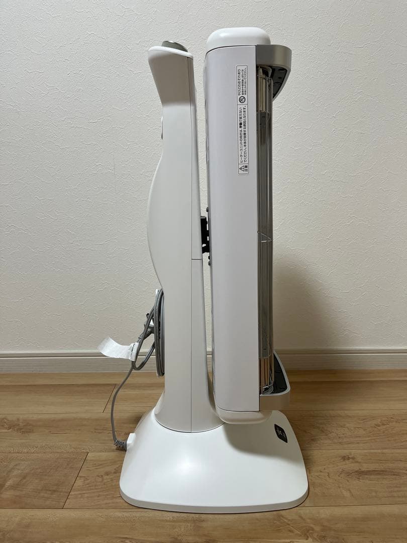 アラジン（Aladdin）遠赤グラファイトヒーター ホワイト ストーブ