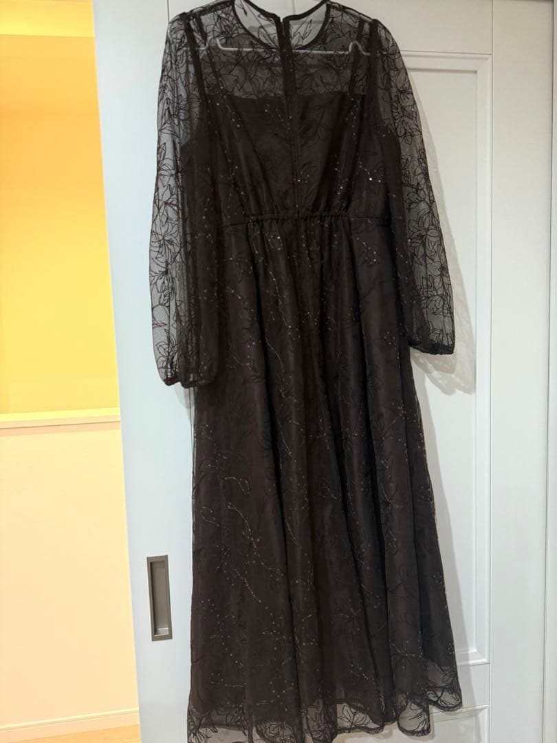 AIMER スパンコール刺繍 ロングスリーブドレス 結婚式　お呼ばれ　ドレス