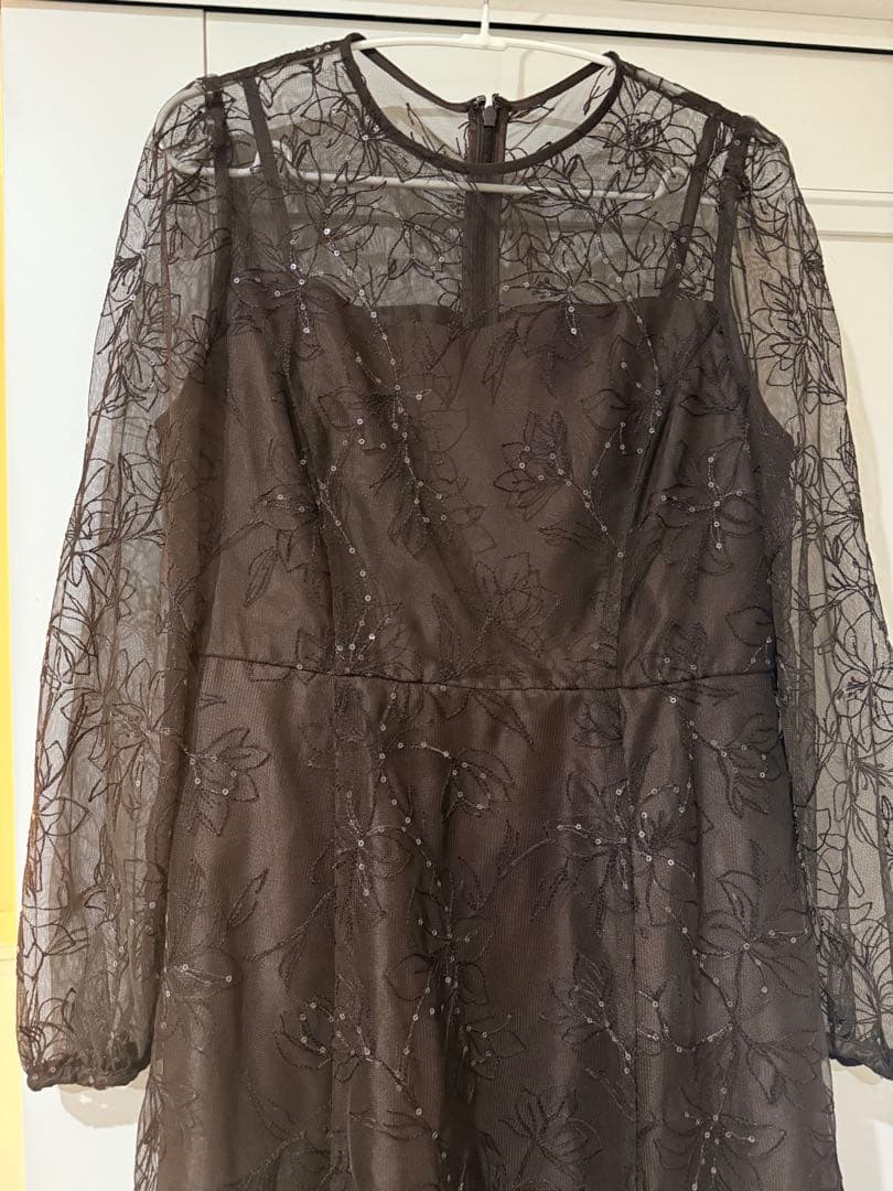 AIMER スパンコール刺繍 ロングスリーブドレス 結婚式　お呼ばれ　ドレス