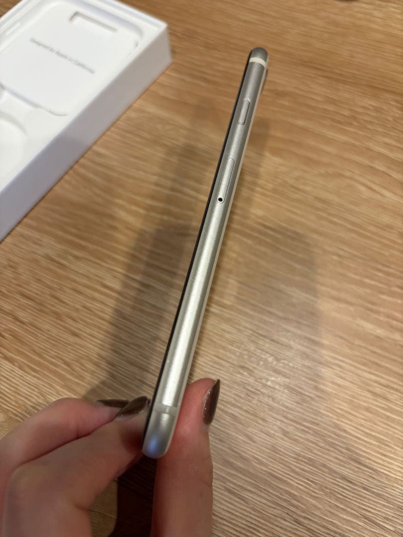 iPhone SE 第3世代 スターライト 128G