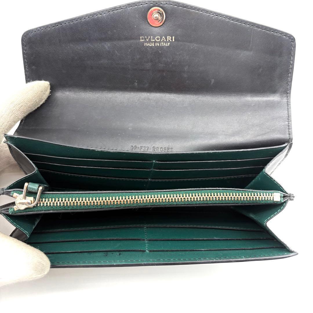 BVLGARI　長財布　セルペンティ　二つ折り　スネーク　黒　レザー　パイソン