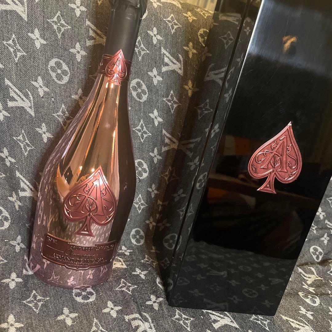 アルマンドブリニャック　ロゼ　ピンク