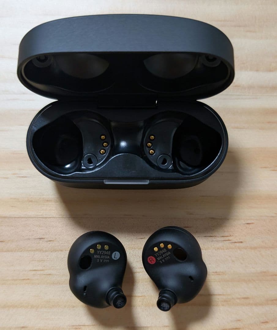 【美品】SONY 　WF-1000XM4　　ケース付き