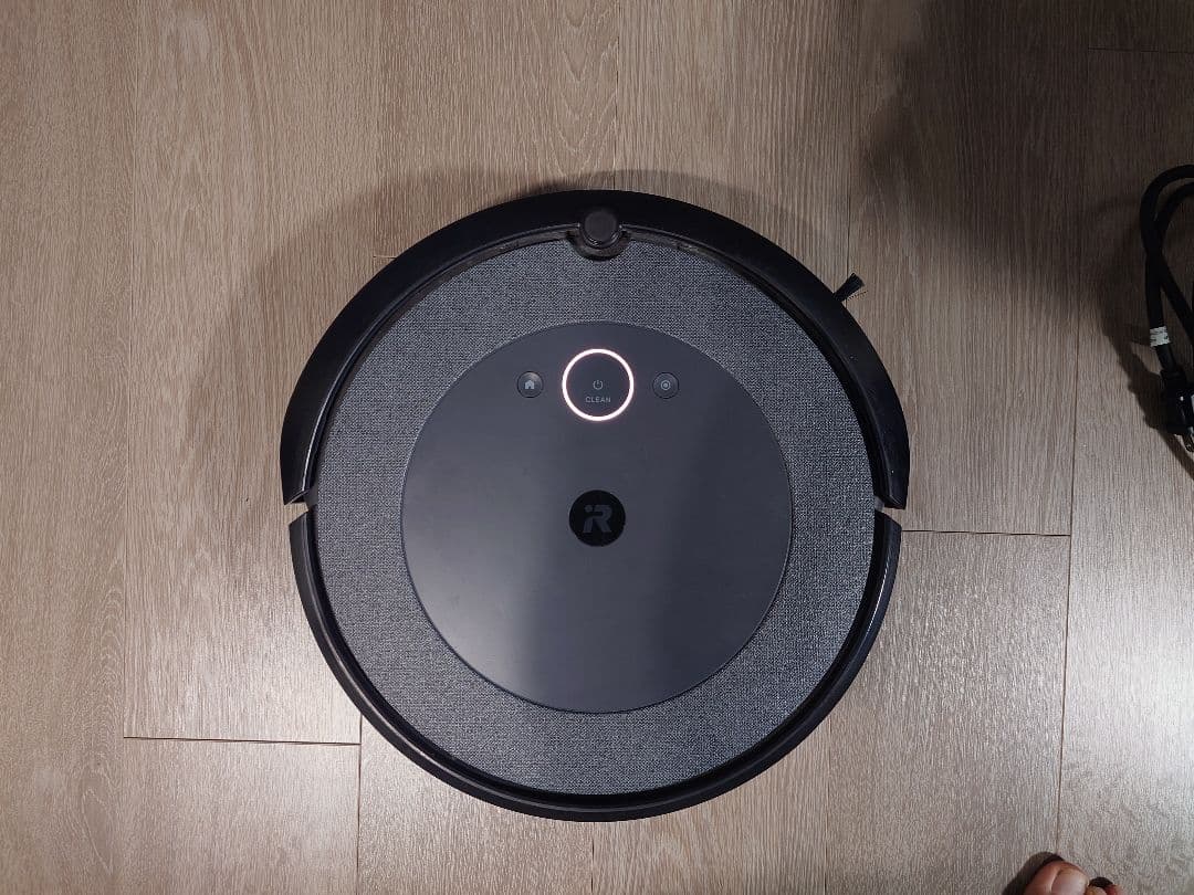 【美品・送料込】ルンバ i3+ クリーンベース付 iRobot ロボット掃除機