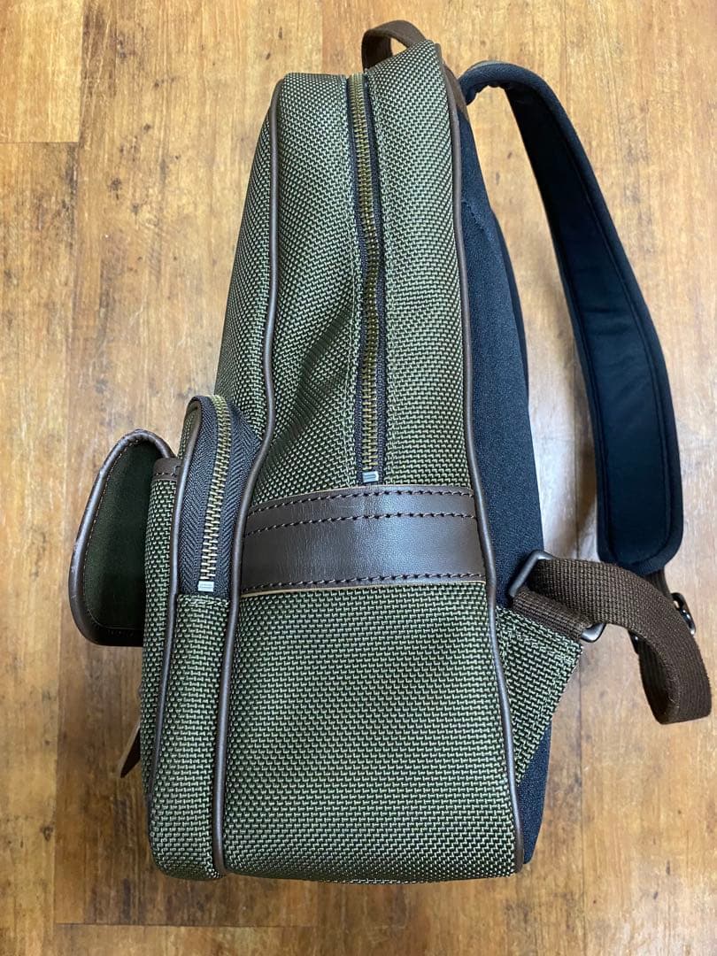 HUNTING WORLD ハンティングワールド　ロゴ　リュック.デイパック