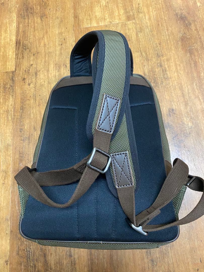 HUNTING WORLD ハンティングワールド　ロゴ　リュック.デイパック