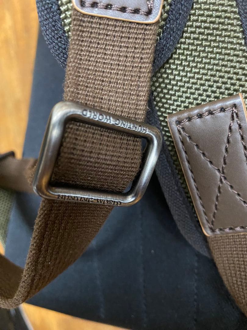 HUNTING WORLD ハンティングワールド　ロゴ　リュック.デイパック