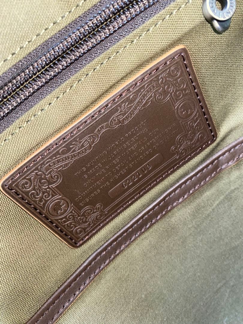 HUNTING WORLD ハンティングワールド　ロゴ　リュック.デイパック