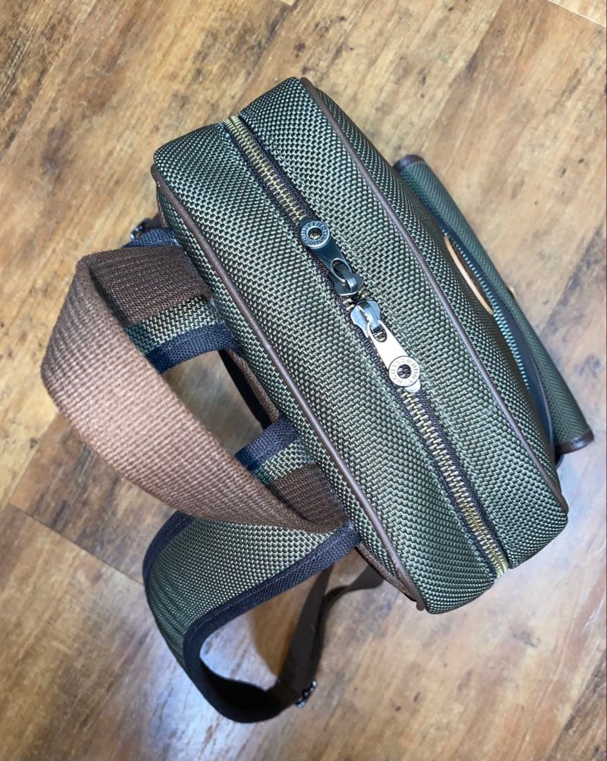 HUNTING WORLD ハンティングワールド　ロゴ　リュック.デイパック