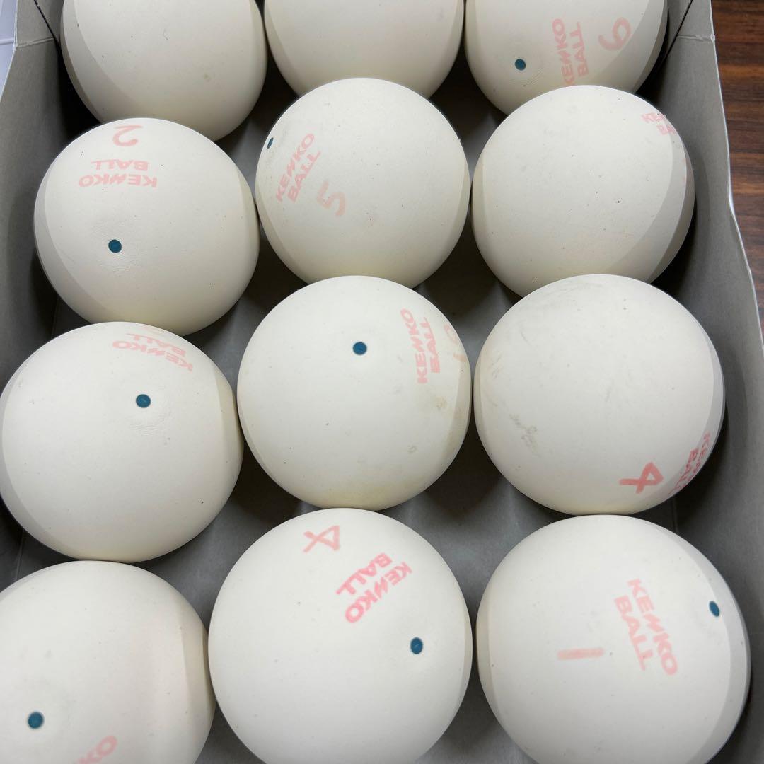 超美品！新古ソフトテニスボール３ダース‼️