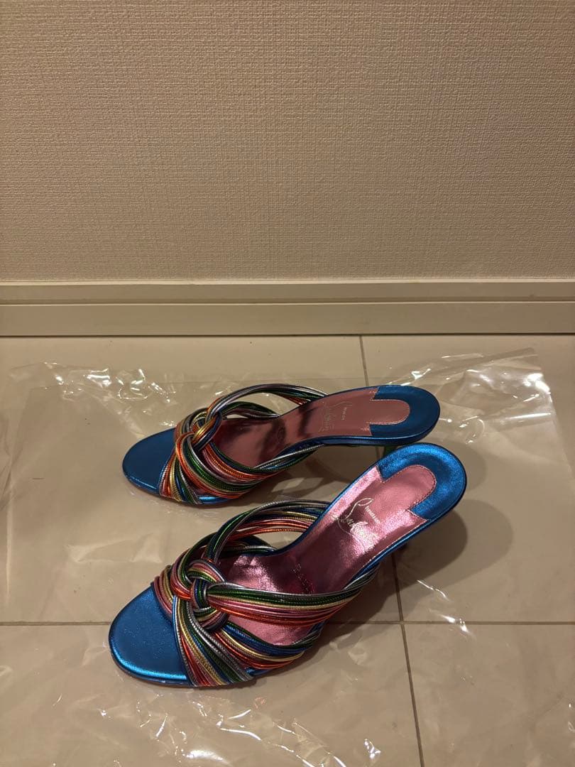 Christian Louboutian クリスチャンルブタン　サンダル