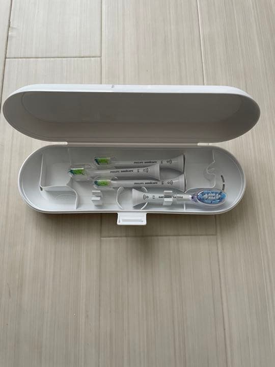 PHILIPS 電動歯ブラシエキスパートクリーン　携帯ケース、替えブラシつき