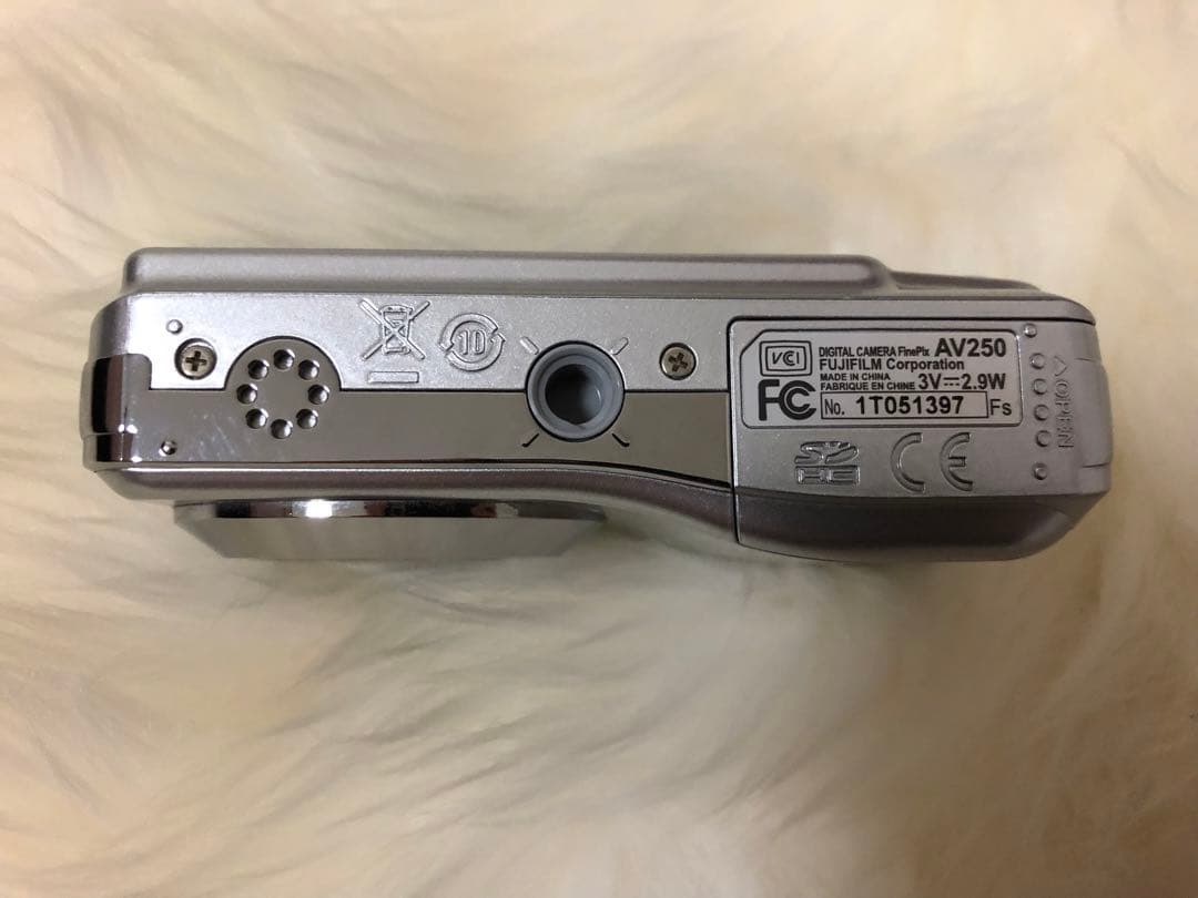 富士フィルム　FinePix デジタルカメラ　単3電池式