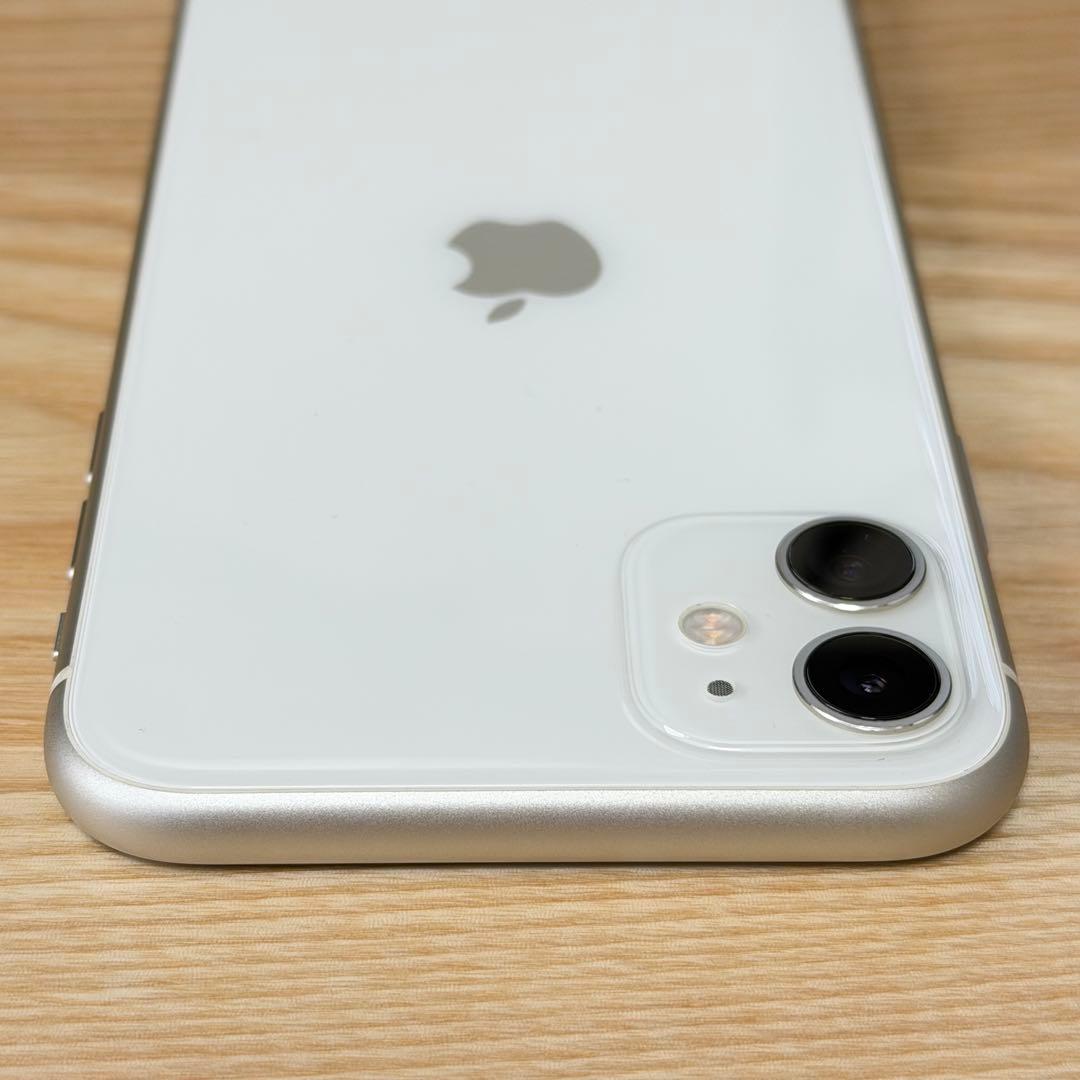 Apple iPhone 11 ホワイト SIMフリー iFaceケース付き