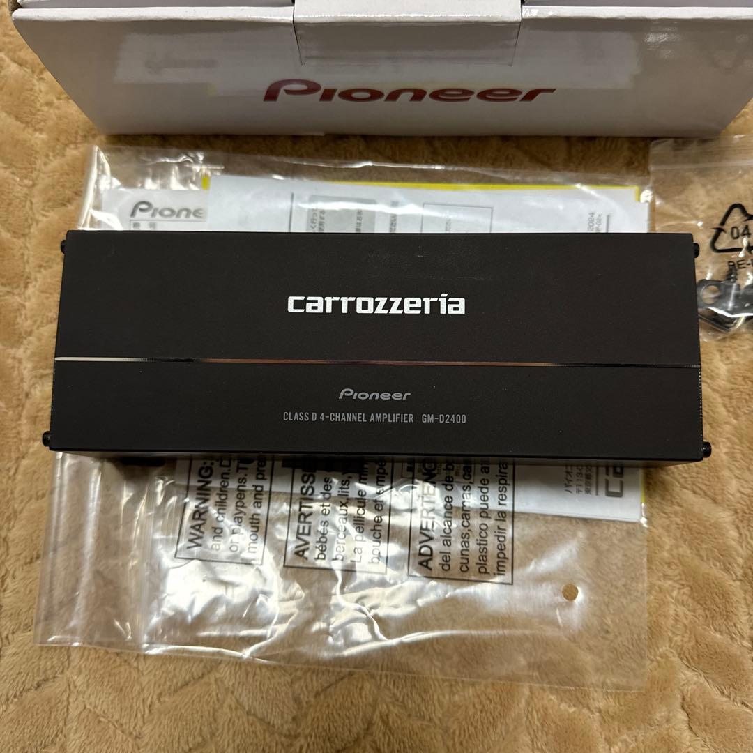 カロッツェリア　パワーアンプ　GM-D2400