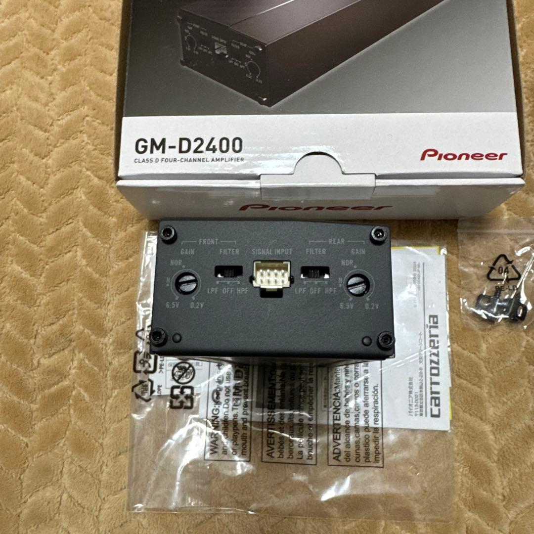 カロッツェリア　パワーアンプ　GM-D2400