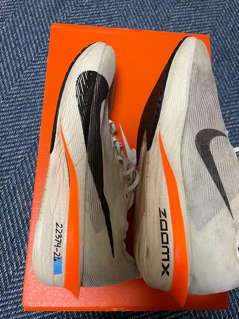 ヴェイパーフライ4 27cm