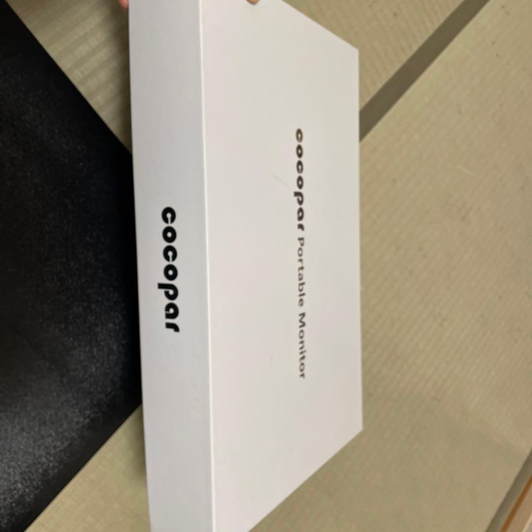 ディスプレイ(猫ちゃんのせいで、カバーに少し傷がありますが、中身は問題ないです)