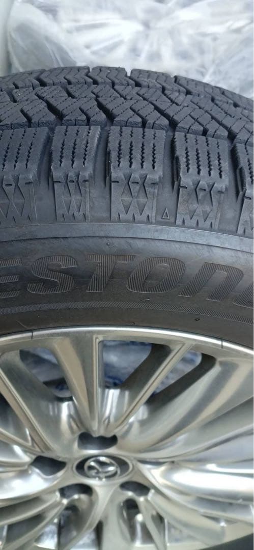 ブリヂストンスタッドレスタイヤ17インチホイールセット