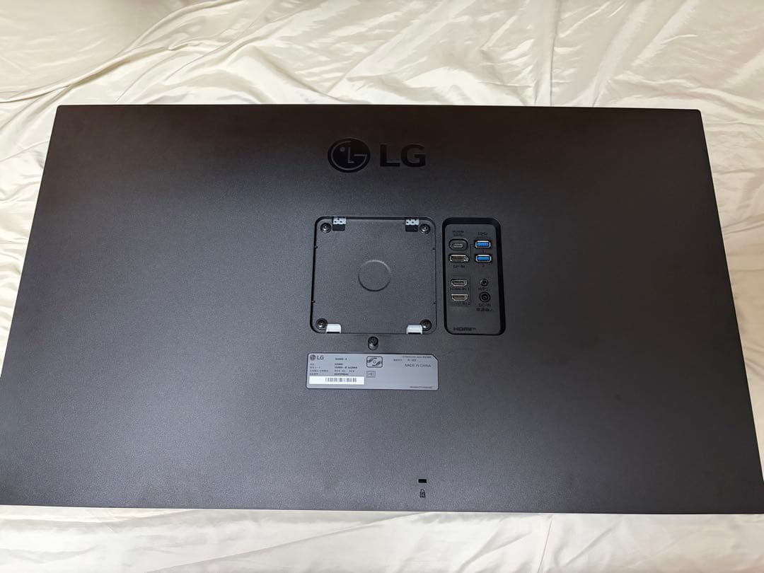 【美品】LG モニター 4K 31.5インチ エルゴノミクススタンド