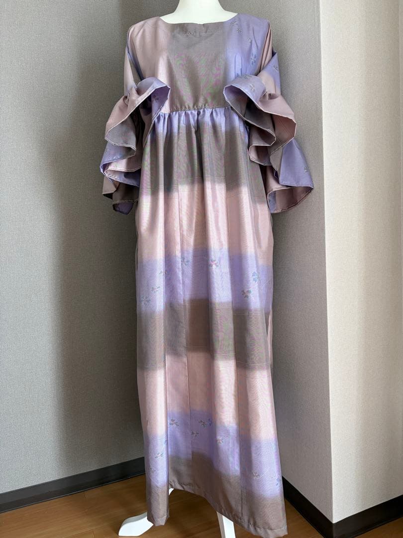 ★着物リメイク★　大島紬　フリル袖のゆったりワンピ　パステルカラーの縞大島紬